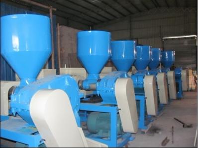 China Industrial Small Waste Plastic Recycle Machine With Quickly Screen Changer Device for sale