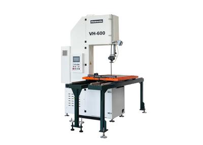 China Taiwán 0,75 KW Motor hidráulico CNC Vertical Band Saw 30kw VH0615-30 15HP Colector de chips en venta