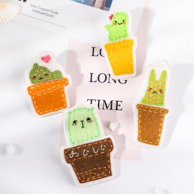 China Brooch Pin For Man And Woman Designer Fabric Cute Brooches Luxury Material Eco-friendly Quality Factories Symbolize Crafts And Gifts Pin Fashion Hand Make for sale