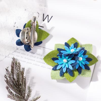 China Wholesale blue handmade cute cloth hairpin brooch flower field toy Pin Beauty designer brooch cute fashion eco-friendly material for student for sale