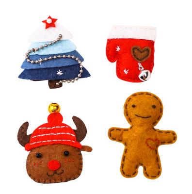 China Badge Accessories Christmas Toys Decoration Kids Christmas Gifts Eco - Friendly Material Handmade Toys for sale