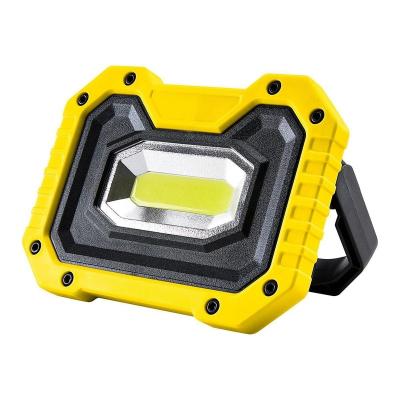 China Magnet in New Design 6W Portable Mini COB Rear Work Lamp with Magnet 500 Lumen Battery Operated Led Work Light Car Inspection Lights for sale