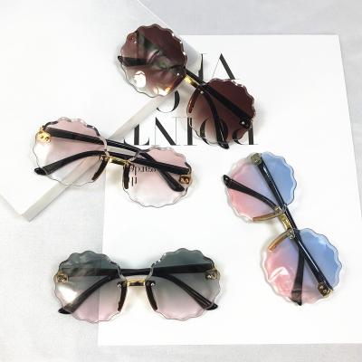 China New Trendy Vintage Heart Shade Metal Acetate Gradient Square Sunglasses Retro For Kids for sale