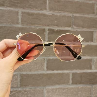 China New Trendy Vintage Heart Shade Metal Acetate Gradient Square Sunglasses Retro For Kids for sale