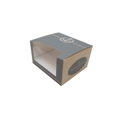 China Customized Design Recyclable Cardboard Cake Packaging Box With Handle for sale