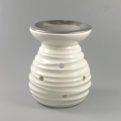 China Wholesale Top Selling Decorating Ceramic Oil Burner Top Design Aroma Censer With Strainer As Shown for sale