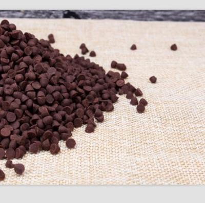 China The Small Black Cocoa Bean Bulk For Pudding Mousse Chocolate Muffin Cake Black Chocolate Compound Bean for sale