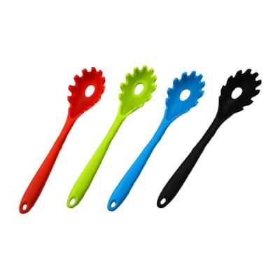 China Viable Silicone Pasta Server Spaghetti Spoon Pasta Fork Kitchen Silicone Pasta Heat Resistant Spoon Server for sale