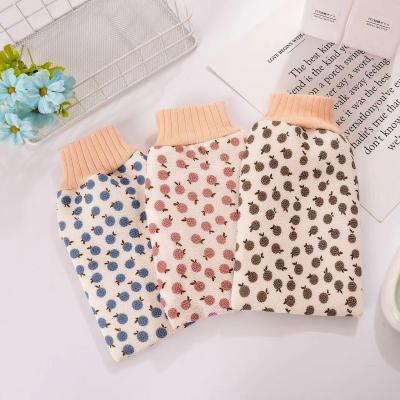 China EXFOLIATE Hammam Exfoliating Shower Mitt Skin Care Scrubber Factory Shower Silk Body Deep Cleansing for sale