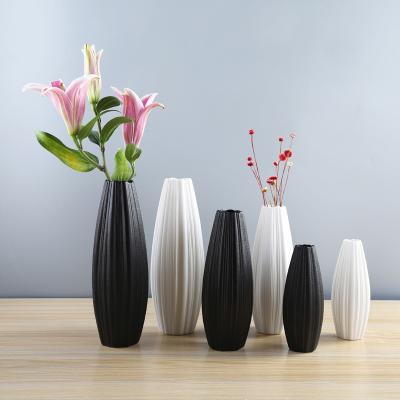 China Fashion minimalist high-grade classic vase home decoration modern minimalist Nordic ceramic ornaments for sale