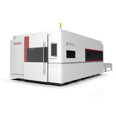 Cina Cheap enclosed cutter carbon steel fiber laser cutting machine price metal sundor 4000w 6000w 12000w in vendita