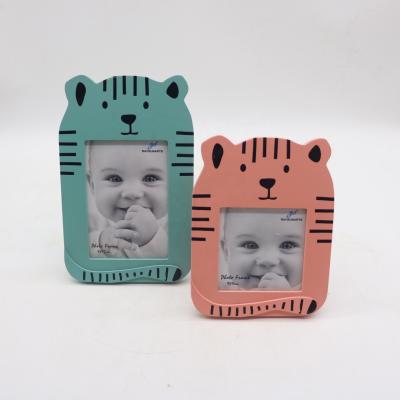 China Customization Custom Animal Photo View Tiger Zebra Giraffe Lion Hot Sale Wooden Multi Picture Collage Photo Frames Display Photo Table View for sale