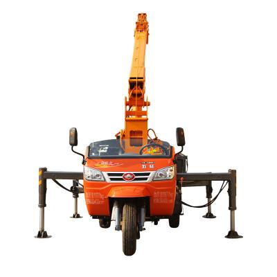 China TRUCK CRANE Truck Cranes Overhead Gantry Cranes Truck-Mounted Crane Small Electric Rough Terrain 4 Ton Tricycles for sale