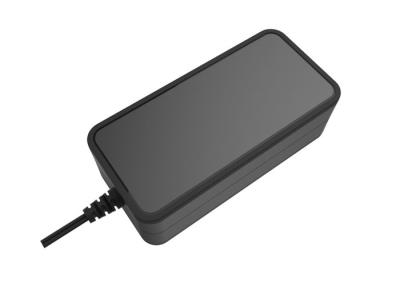 中国 ABS 15w-300w Universal Pc Power Adapter With Safety Certificates 販売のため