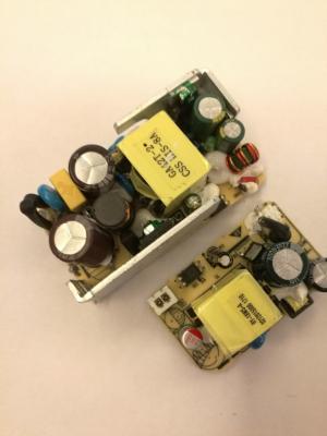 China 12 voltios fuente de alimentación del modo del interruptor del marco abierto de 15 vatios para IEC 60065/IEC60095 en venta