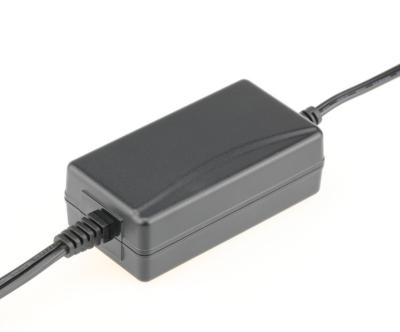 中国 High Efficiency 1.5m Cable Desktop Power Adapter Short Circuit Protection 販売のため