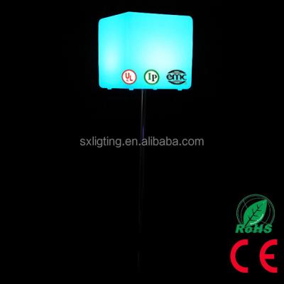 China Wireless APP Control Square RGBW 16 Color LED Street Light Remote Control With Lithium Battery for sale