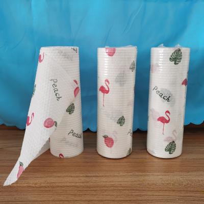 China Sustainable Disposable Nonwoven Kitchen Towel Roll 25*25cm/piece 50piece/roll Wood Pulp Roll for sale