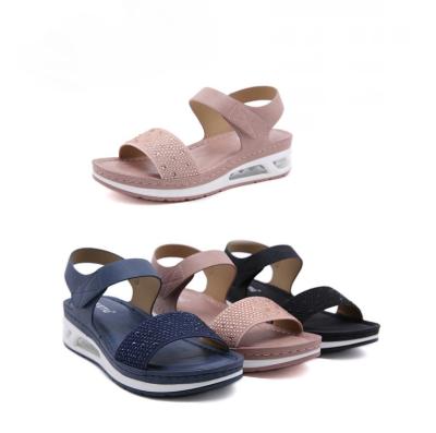 China Fashion Trend Women Summer Flat Bottom Slippers Summer Round Sandals Slippers Beach Shoes Seaside Flip Flops for sale