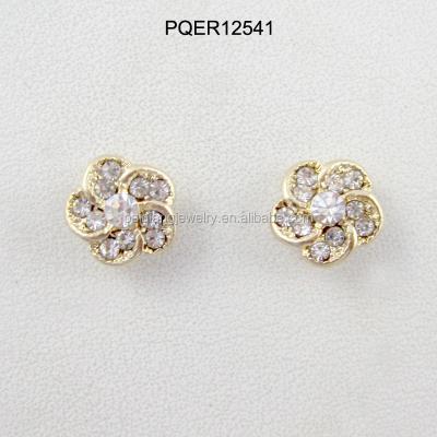 China Hot Selling Charming And Fashionable Tiny Design Golden Flower Crystal Stud Earrings For Little Kids for sale