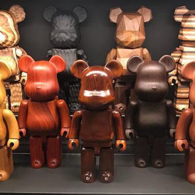 Chine La main non toxique a découpé les sculptures en bois, grands ours découpés en bois à vendre