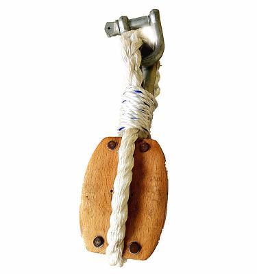 China DOUBLE ROPE WOODEN NYLON WOODEN BLOCK WHEEL FOR 12-18MM ROPE SIZE 120-180MM DIAMETER for sale