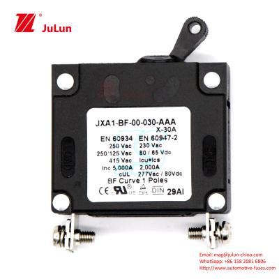 中国 Overload Circuit Breaker Protector Toggle Reset 25A 30A 40A Current AC DC Marine Circuit Breaker 販売のため