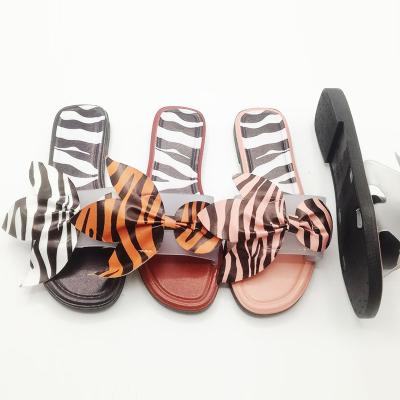 China 2022 fashion trend female slippers cheap price women slides slippers fashionable soft multi style ladies flat shoes for sale