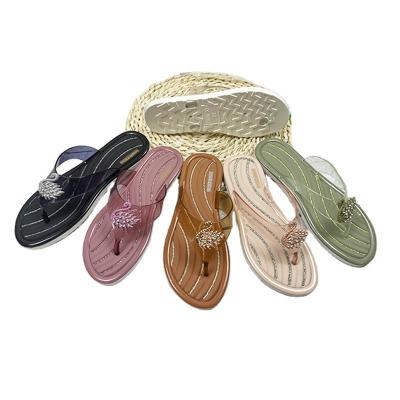 China 2021 Fashion Trend Rhinestone Flip Flops Platform Multi Style Outdoor Slippers Beautiful for sale