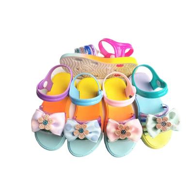 China Deodorization 2021 fashion little girl outdoor sandals of the latest design summer child children rainbow for sale