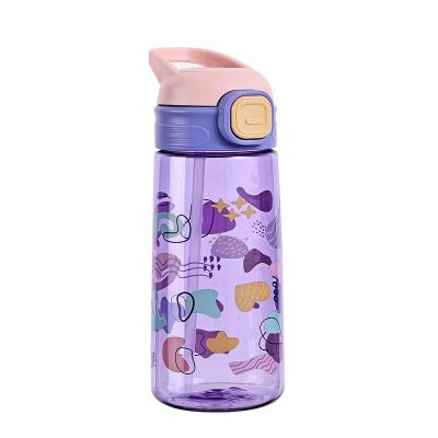 China Kids Unbreakable Leakproof PC Straw Cups Lightweight And Portable 600ml for sale