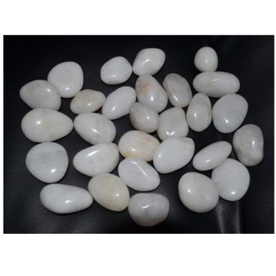 China Modern High Polished White Stone 3-5cm China Snow Pebbles for sale