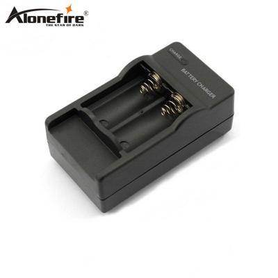 China High Quality Alonefire Battery Charger Li-ion Rechargeable Batteries Camera Flashlight Battery Charger Standard 16340 CR123A 3.0-4.2v for sale