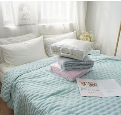 China Viable Customize Ultrasonic Pattern Super Soft Polyester Blankets Wholesale Ultrasonic Blanket Duvet for sale