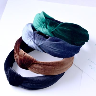 China Fashion Autumn And Winter New Ladies Hair Band Knotted Gold Velvet Fabric Wide Brimmed Headband For Women for sale