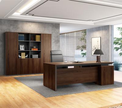 中国 Commercial Office Furniture Modern Wooden Office Table Manager Ceo Table Executive Desk 販売のため