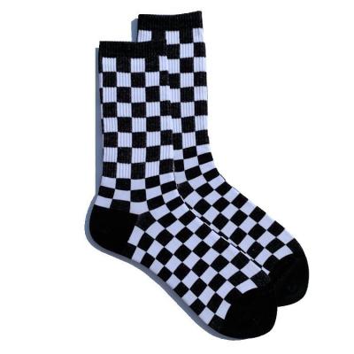 China 2021 Sports New Skate Skateboarding Sports Socks Men Women Cotton Checkerboard Socks Custom Logo Socks for sale