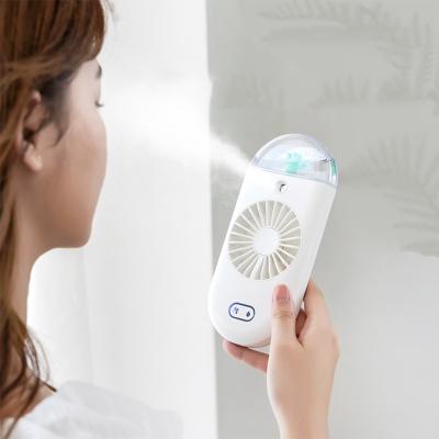 China Portable Car Humidifier 2 in 1 Desktop Spray Mist Fan for sale