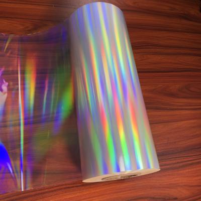 China Patrón de arco iris sin costura Fundido y curado Película holográfica Material BOPP en venta