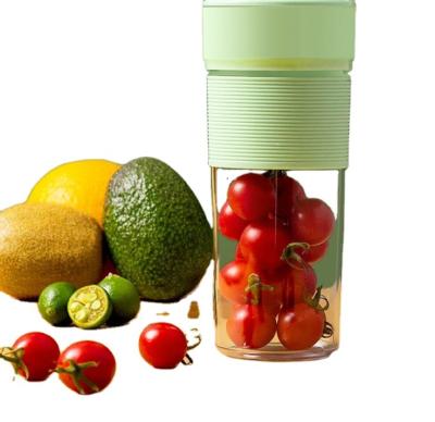 China Convenient Plastic Fruit Juicer Outdoor Hot Selling Portable Rechargeable Electric Cup for sale