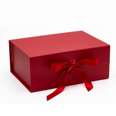 China Recyclable Custom Wholesale Fold Gift Boxes With Ribbon Closure Gift Paper Packing Boxes For Clothes. for sale