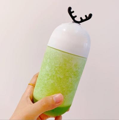 Cina La soda può avvitare il rivestimento sveglio di plastica di colore del coperchio a vite di Antler della bottiglia per il latte delle cime 350ml in vendita