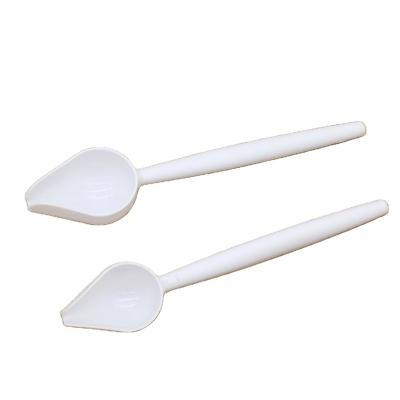 China Viable Long Handle Plastic Spoon Small Soup Spoon Heat Resistant White Coffee Stirring Ice Cream Dessert Spoon Antidrip Strainer for sale