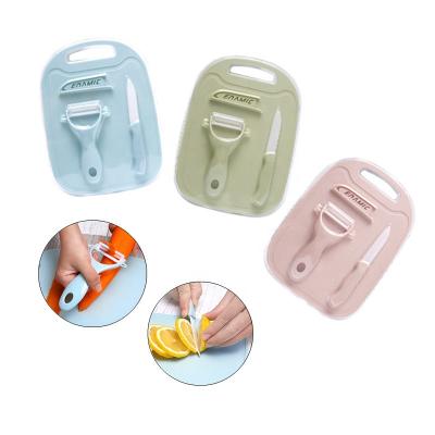 China Sustainable 3PCS Kitchen Accessories for Fruits and Vegetables for Office, Dorm, Travel and Baby Food Cutting Board Peeler Knife Set for sale