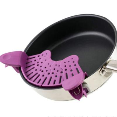 China Viable Collapsible Pasta Strainer Clip On Pan Side Drain Colander For Kitchen Food Strainer for sale