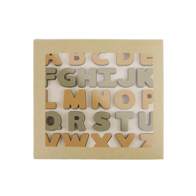 Chine Puzzles d'alphabet de lettres pour le matériel libre préscolaire de silicone de la catégorie comestible BPA à vendre