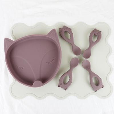 Chine Tapis de table réutilisable d'enfants de BPA de silicone d'endroit de glissement imperméable libre de tapis non pour l'alimentation de bébé à vendre