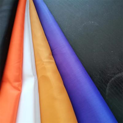 China Shrink-Resistant 190T Polyester Wholesale 100% Taffeta Scratching Fabric for sale