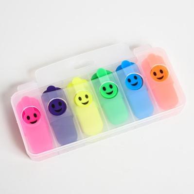 China Customized Plastic Colorful Sweet Soft Ink Smile Logo Shape Nice Promotional Gifts For Student Pastel Color Highlighter Pen Marker for sale