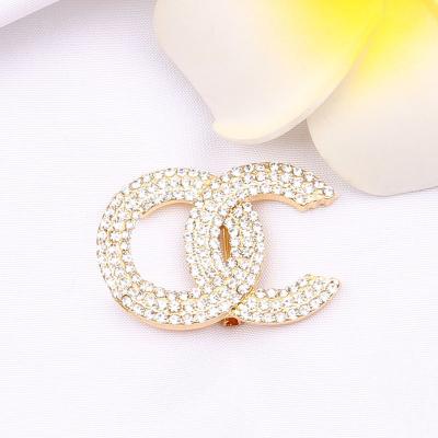 China Luxury ALLOY Woman Jewelry Pearl Rhinestone Crystal Double C Brooches For Women New Items Designer Inspired Jewelry for sale